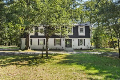 /international/us/8008-centennial-road-jacksonville-ar-110110259152/