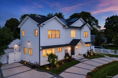 /international/us/1375-oak-lane-east-meadow-ny-110119885706/