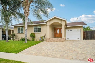 /international/us/17550-collins-st-encino-ca-110109159783/