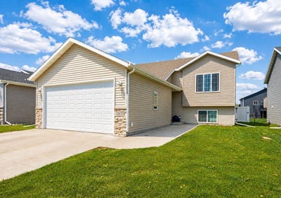 /international/us/3831-32nd-street-south-moorhead-mn-110108334928/