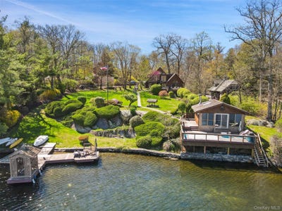 /international/us/366-w-lake-boulevard-mahopac-ny-110107438013/