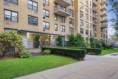 /international/us/920-metcalf-avenue-bronx-ny-110120104175/