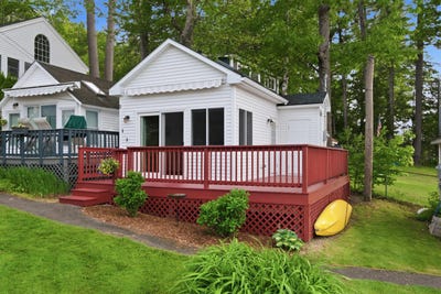/international/us/1026-weirs-boulevard-laconia-nh-110108628314/