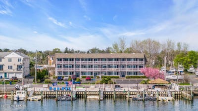 /international/us/120-s-concourse-neptune-township-nj-110107542076/