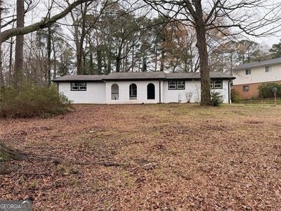 /international/us/1055-pinecrest-drive-forest-park-ga-110106615224/