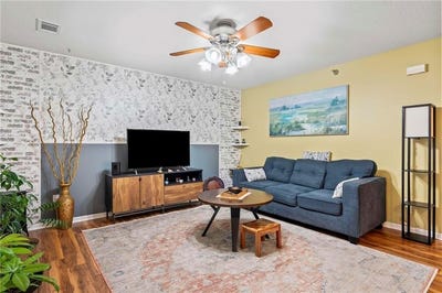 /international/us/2405-ne-68th-street-gladstone-mo-110106528005/