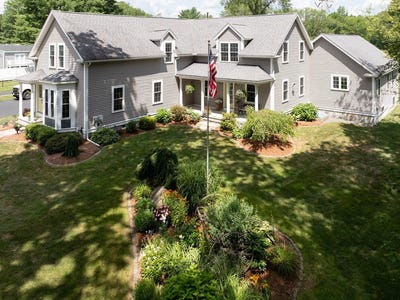 /international/us/18-plain-st-franklin-ma-110107663454/
