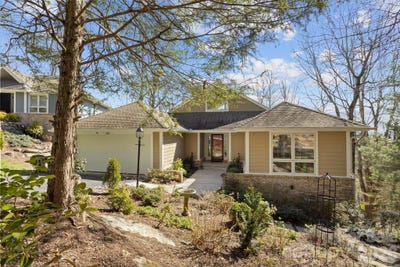 /international/us/210-claymoor-court-flat-rock-nc-110106478762/