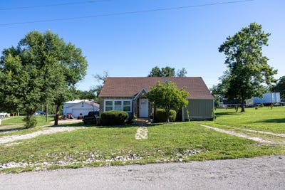 /international/us/339-first-street-summersville-mo-110109010547/