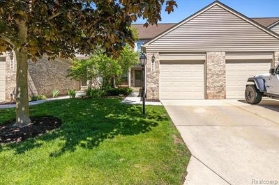 /international/us/4472-hunters-circle-e-canton-twp-mi-110108345038/