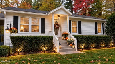 /international/us/19-wall-street-corinth-ny-110120516593/