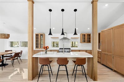 /international/us/37-gilberts-path-amagansett-ny-110103668549/