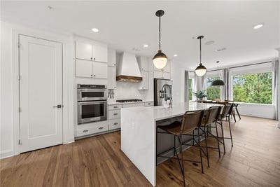 /international/us/6589-beacon-drive-sandy-springs-ga-110107713702/