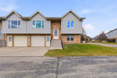 /international/us/233-w-pleasant-street-iron-ridge-wi-110106622204/