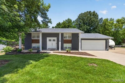 /international/us/5-golden-oak-court-twin-oaks-mo-110108720936/