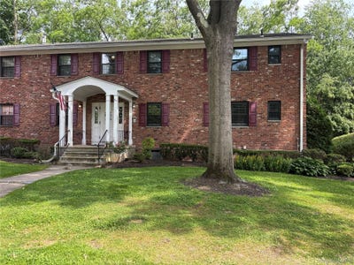/international/us/452-somerset-drive-pearl-river-ny-110108613970/