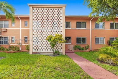 /international/us/3470-sw-10th-st-miami-fl-110110374335/