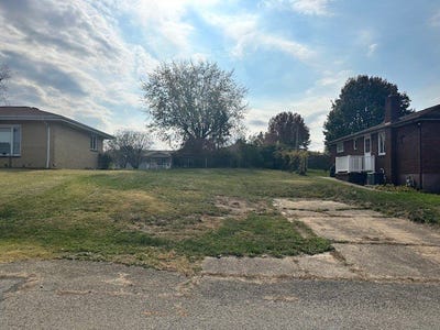 /international/us/24-boyd-st-monessen-pa-110106672663/