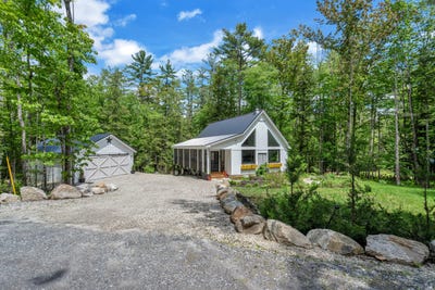 /international/us/39-holly-loop-bridgton-me-110108507419/