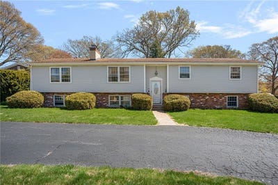 /international/us/44-quaker-drive-west-warwick-ri-110107995661/