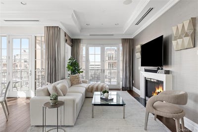 /international/us/1000-royal-court-north-hills-ny-110106763936/
