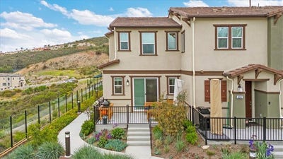 /international/us/10243-graphite-street-spring-valley-ca-110099480809/