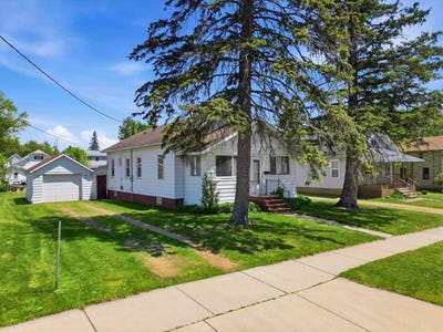/international/us/607-w-arnold-street-marshfield-wi-110108385144/