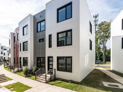 /international/us/2013-jade-street-durham-nc-110108065778/
