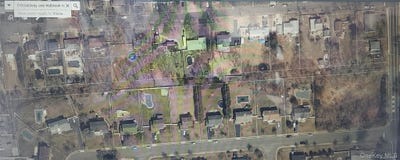 /international/us/broadway-avenue-holbrook-ny-110120553265/