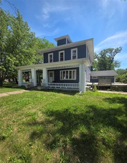 /international/us/438-n-5th-street-chariton-ia-110108550705/