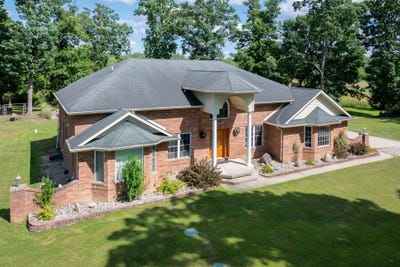 /international/us/11605-dunmaglas-drive-bath-mi-110100803779/