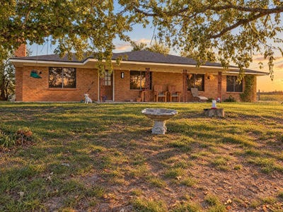 /international/us/211-whitehouse-road-ennis-tx-110120500091/