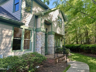 /international/us/102-presque-isle-lane-chapel-hill-nc-110107419117/