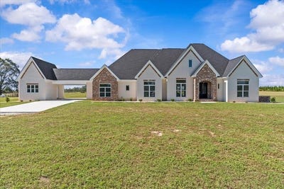 /international/us/3676-county-road-13-headland-al-110120552512/