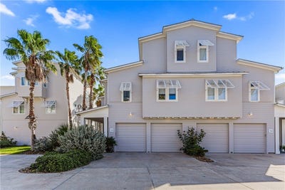 /international/us/3700-island-moorings-parkway-port-aransas-tx-110107440736/