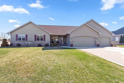 /international/us/1979-kettle-creek-drive-de-pere-wi-110108346258/