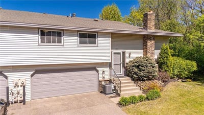 /international/us/4447-woodgate-court-eagan-mn-110108090261/