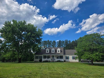 /international/us/443-grace-johnson-rd-kents-store-va-110107802591/