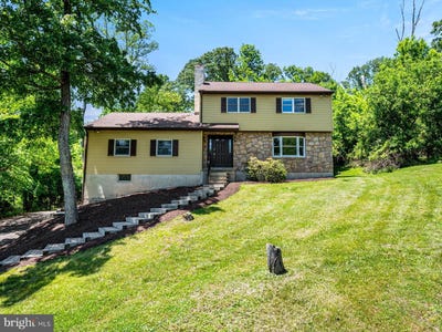 /international/us/748-centennial-court-pottstown-pa-110108450125/
