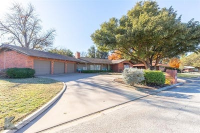 /international/us/1806-country-club-drive-sweetwater-tx-110104176461/