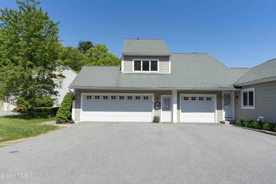 /international/us/83-pepper-lane-saratoga-springs-ny-110108342667/