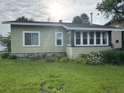 /international/us/119-n-3rd-street-muscoda-wi-110101072296/
