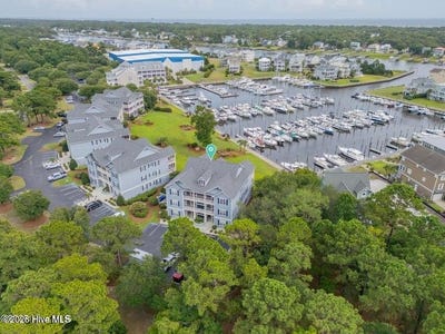 /international/us/2555-st-james-drive-se-southport-nc-110107512848/