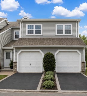 /international/us/132-carriage-lane-plainview-ny-110108203486/