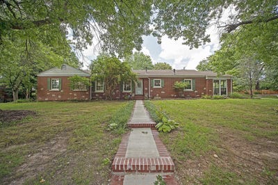 /international/us/825-e-university-street-springfield-mo-110100633076/?lang=en