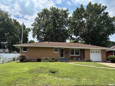 /international/us/402-sheridan-road-pekin-il-110109333521/