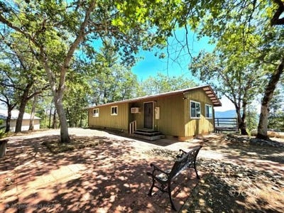 /international/us/2129-brady-road-hayfork-ca-110100373146/