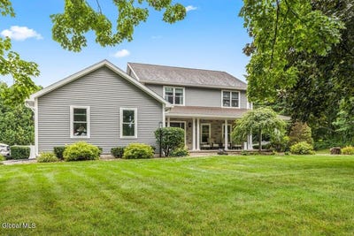 /international/us/20-orchard-drive-queensbury-ny-110101305336/?lang=en