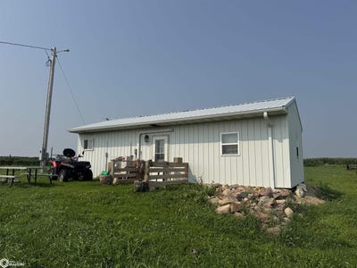 /international/us/2272-g-avenue-garwin-ia-110101289882/