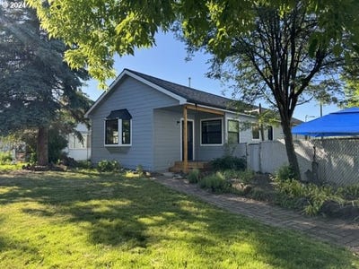 /international/us/107-e-2nd-st-wallowa-or-110092705822/